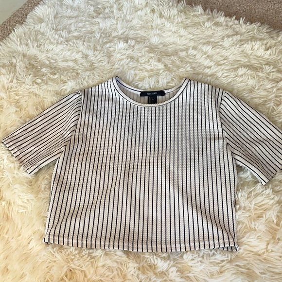 Forever 21 Tops - Never worn amazing condition super flexible material